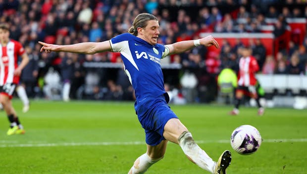 SHEFFIELD, ENGLAND - APRIL 07: Conor Gallagher of Chelsea in action during the Premier League match between Sheffield United and Chelsea FC at Bramall Lane on April 07, 2024 in Sheffield, England. (Photo by Chris Brunskill/Fantasista/Getty Images)