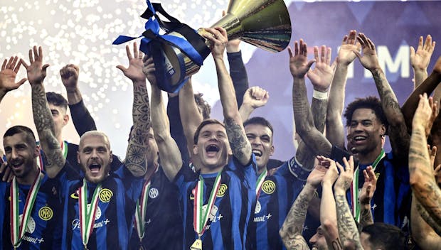 MILAN, ITALY - MAY 19: Nicolo' Barella of Internazionale celebrates winning the serie A Scudetto at the end of the Serie A TIM match between FC Internazionale and SS Lazio at Stadio Giuseppe Meazza on May 19, 2024 in Milan, Italy. (Photo by Image Photo Agency/Getty Images)