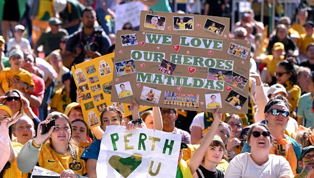 BRISBANE, AUSTRALIA - AUGUST 20: Fans show their support during the Australian Matildas community reception following their 2023 FIFA Women's World Cup campaign, at City Botanic Gardens on August 20, 2023 in Brisbane, Australia. (Photo by Bradley Kanaris/Getty Images)